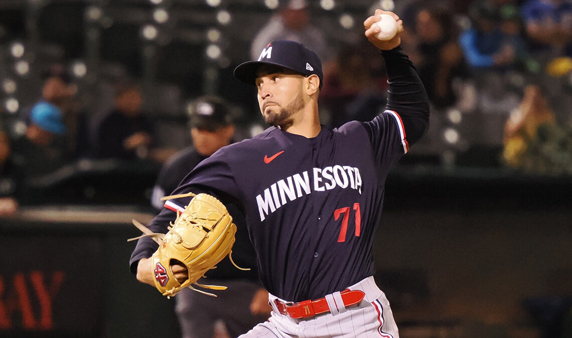 Red Sox acquire relief pitcher Jovani Morán in trade with Twins