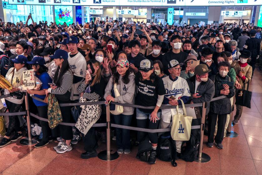 Thousands gather in Haneda Airport terminal 3