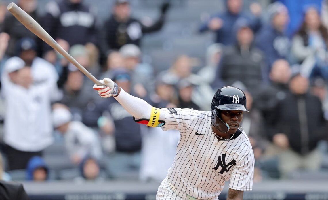 Yankees complete sweep of Brewers thanks to historic power output