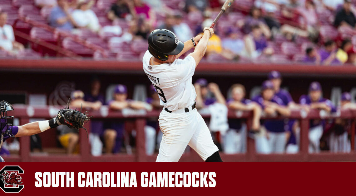 Baseball Falls to No. 1 LSU on Friday Night – University of South Carolina Athletics