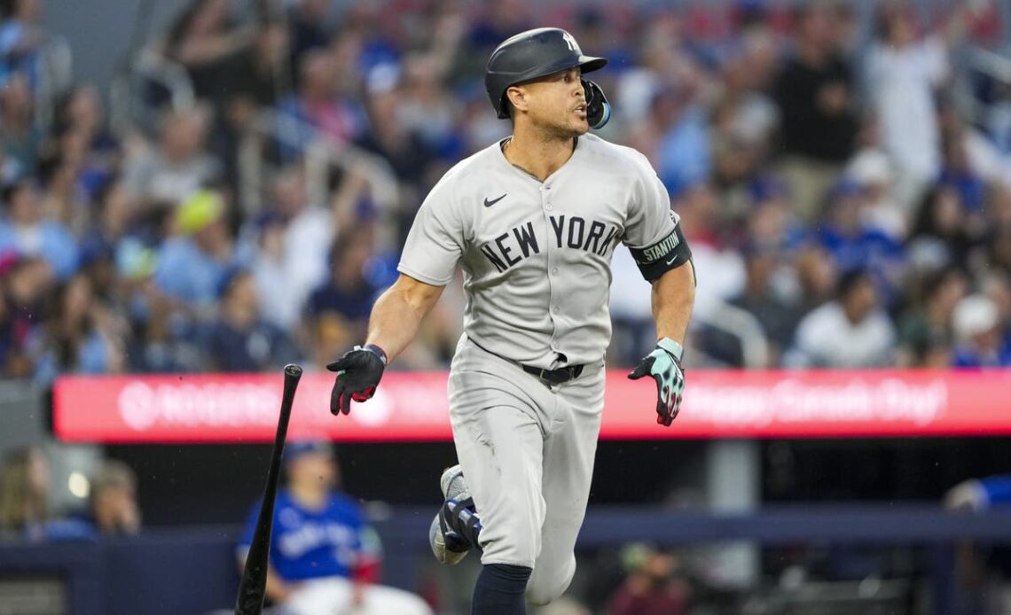 Yankees storm back from eight runs down, but fall short in 11-9 loss to Blue Jays
