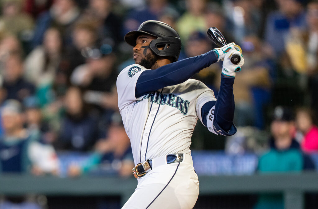 Víctor Robles Given 10-Game Suspension For Bat-Throwing Incident