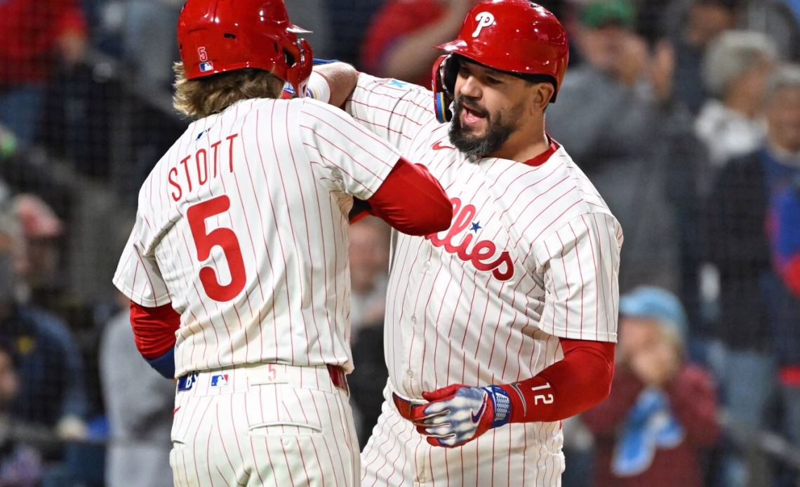 Schwarber hits 50th homer and Suárez strikes out 12 as Phillies extend lead over Mets with 9-3 win